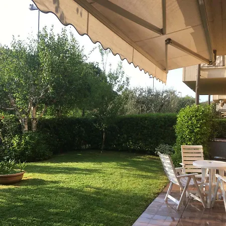 Villaggio Dei Fiori アパート
