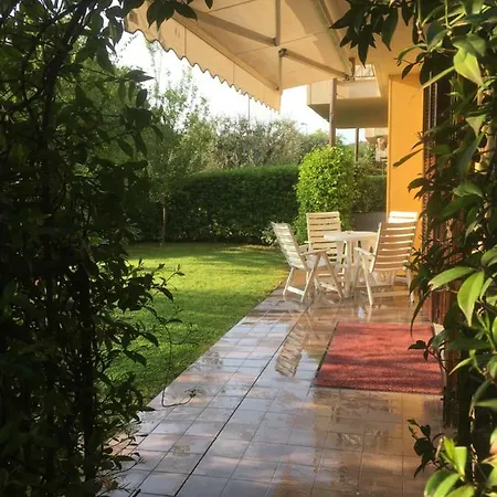 Villaggio Dei Fiori アパート